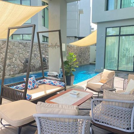 Molly Luxury Private Pool Bungalow茉莉的家豪华私人泳池别墅 Pantai Cenang  Kültér fotó