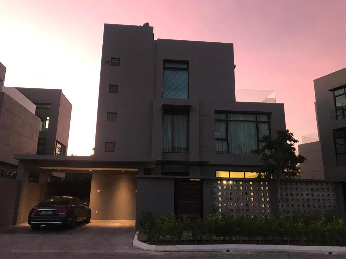 Molly Luxury Private Pool Bungalow茉莉的家豪华私人泳池别墅 Pantai Cenang  Kültér fotó
