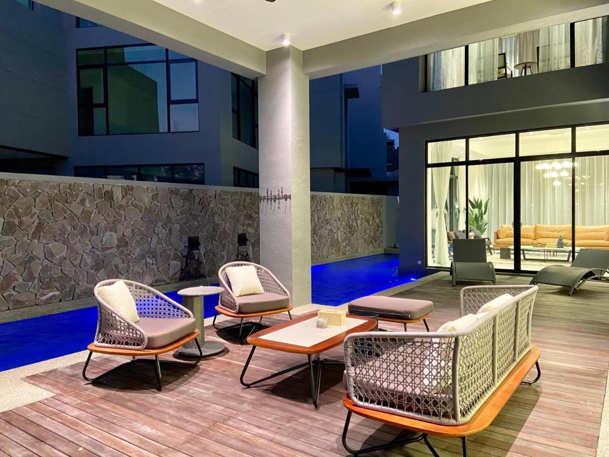 Molly Luxury Private Pool Bungalow茉莉的家豪华私人泳池别墅 Pantai Cenang  Kültér fotó